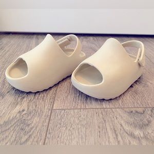 Toddler Sandals - great condition